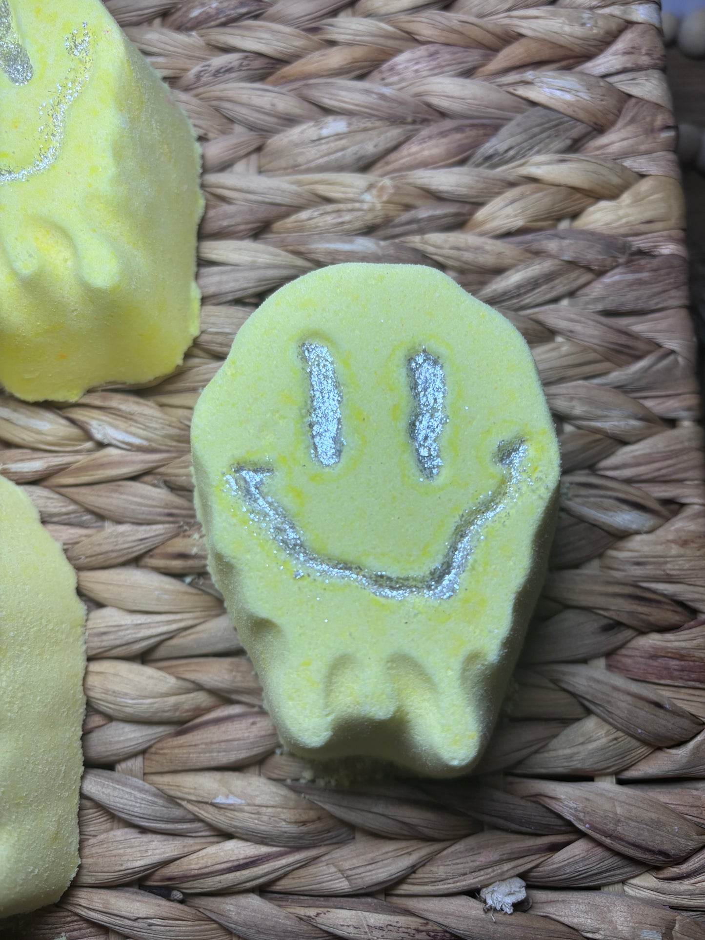 Sunny Citrus Smiley Bath Bomb