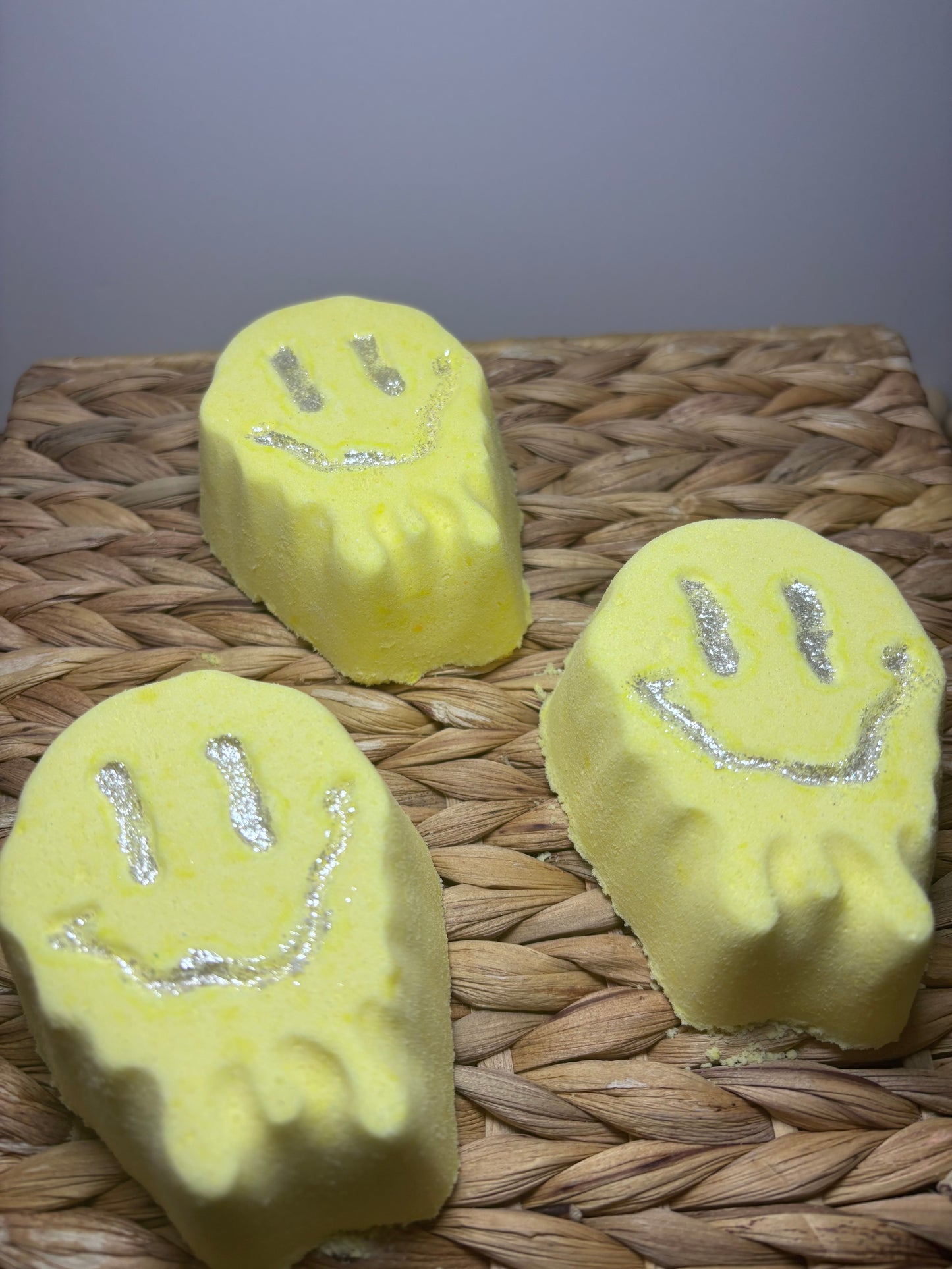 Sunny Citrus Smiley Bath Bomb